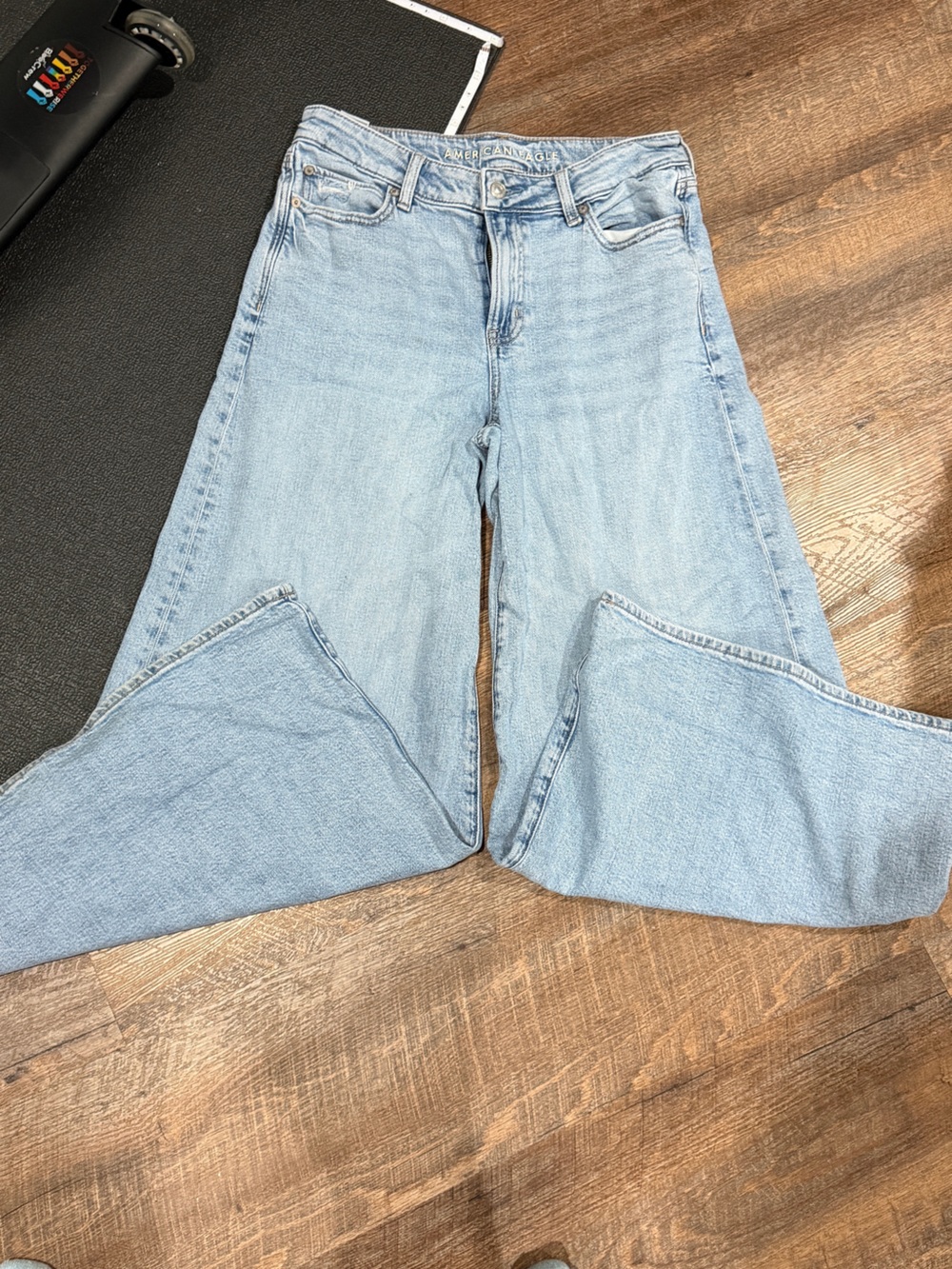 American Eagle Outfitters Light Blue Wide-Leg Jeans - Picture 5 of 6